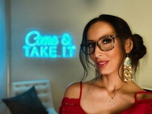 Who is Sara Gonzales? Bio/Wiki Age Career Net Worth 2024